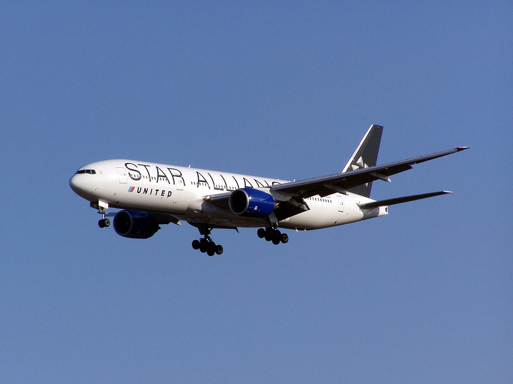 ua_star_c_B777.jpg