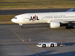 090101_hnd_jal_spotout_thumb.jpg