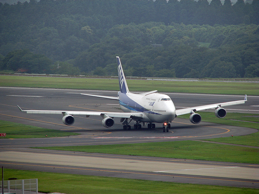 ITM JAL B777 TAKEOFF